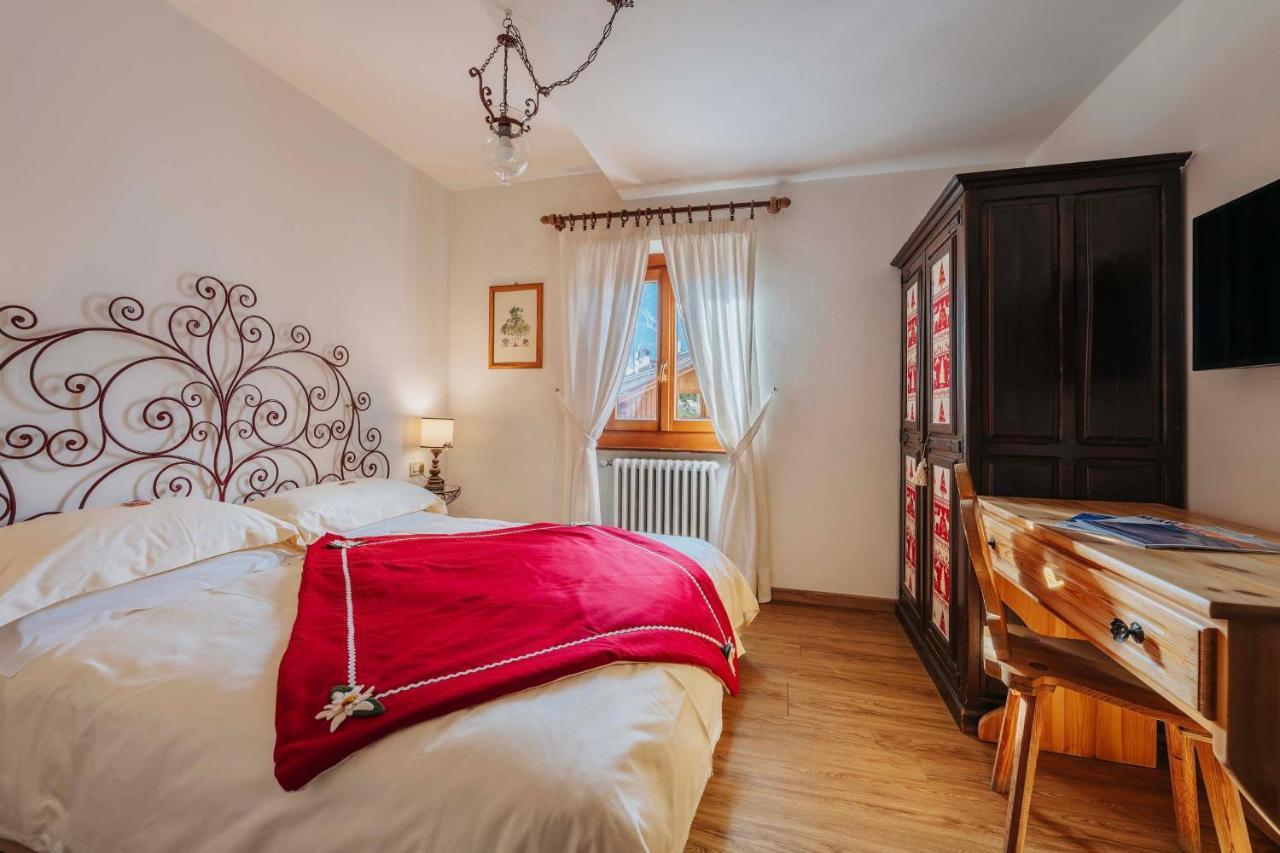 Hotel Panda Cortina- Ricarica Auto Elettriche Кортина д'Ампецо Екстериор снимка
