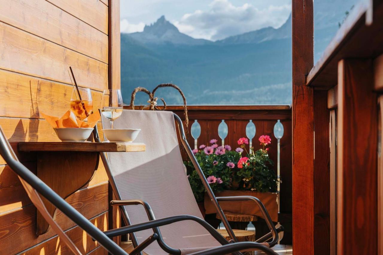 Hotel Panda Cortina- Ricarica Auto Elettriche Кортина д'Ампецо Екстериор снимка