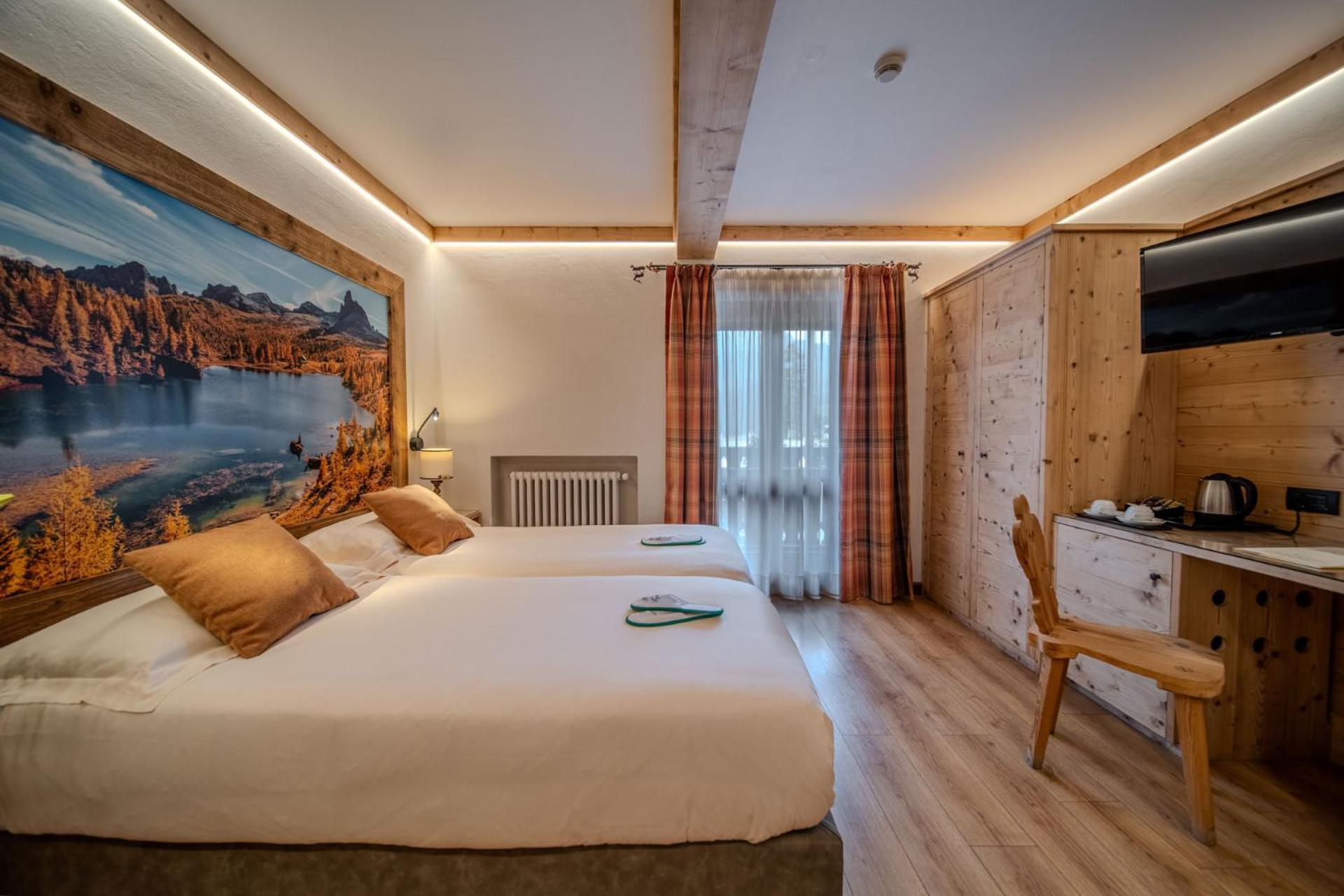 Hotel Panda Cortina- Ricarica Auto Elettriche Кортина д'Ампецо Екстериор снимка