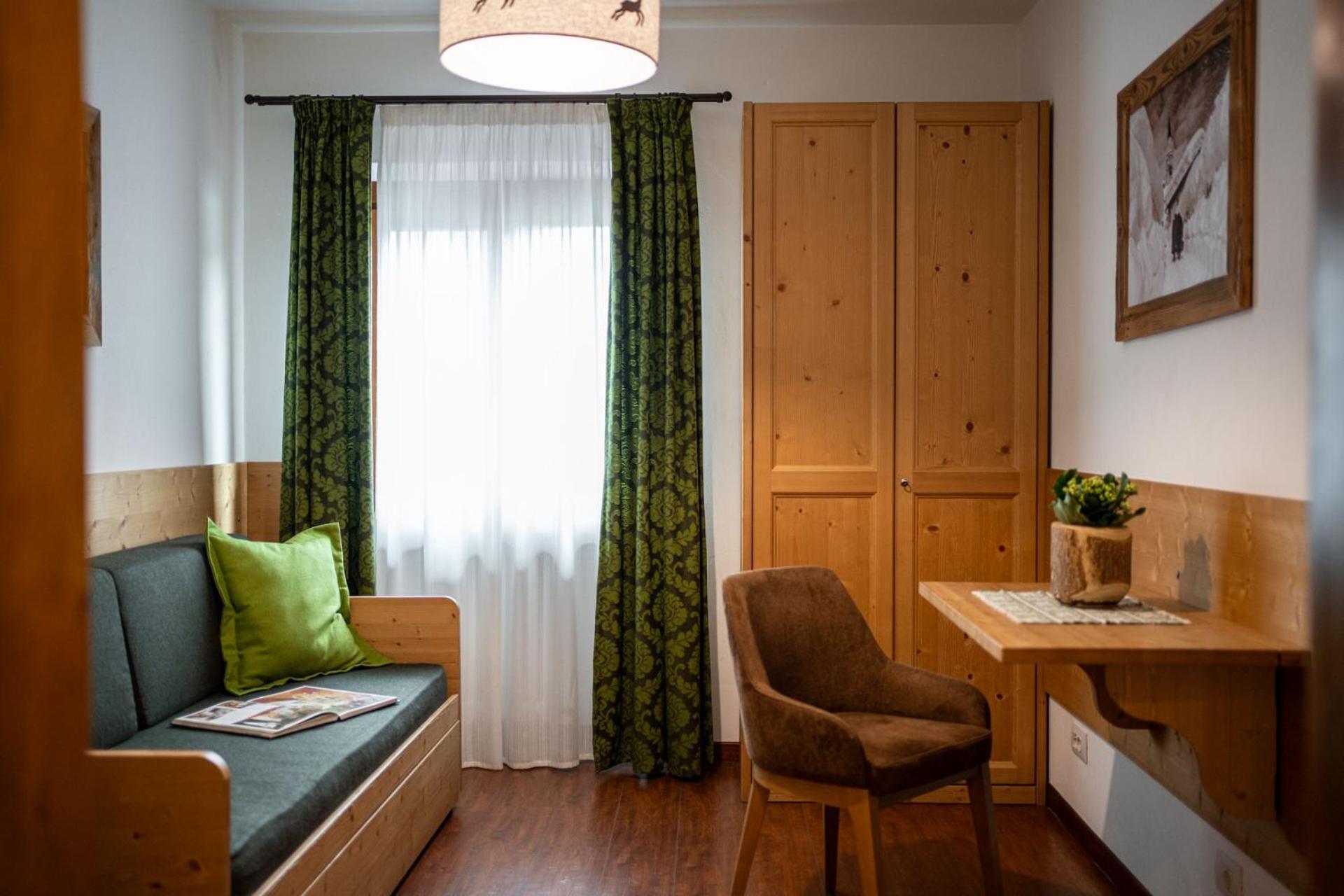 Hotel Panda Cortina- Ricarica Auto Elettriche Кортина д'Ампецо Екстериор снимка