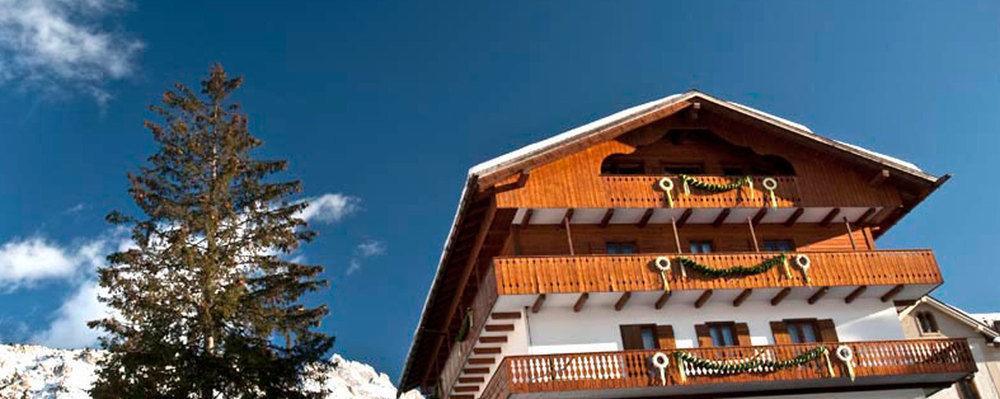 Hotel Panda Cortina- Ricarica Auto Elettriche Кортина д'Ампецо Екстериор снимка