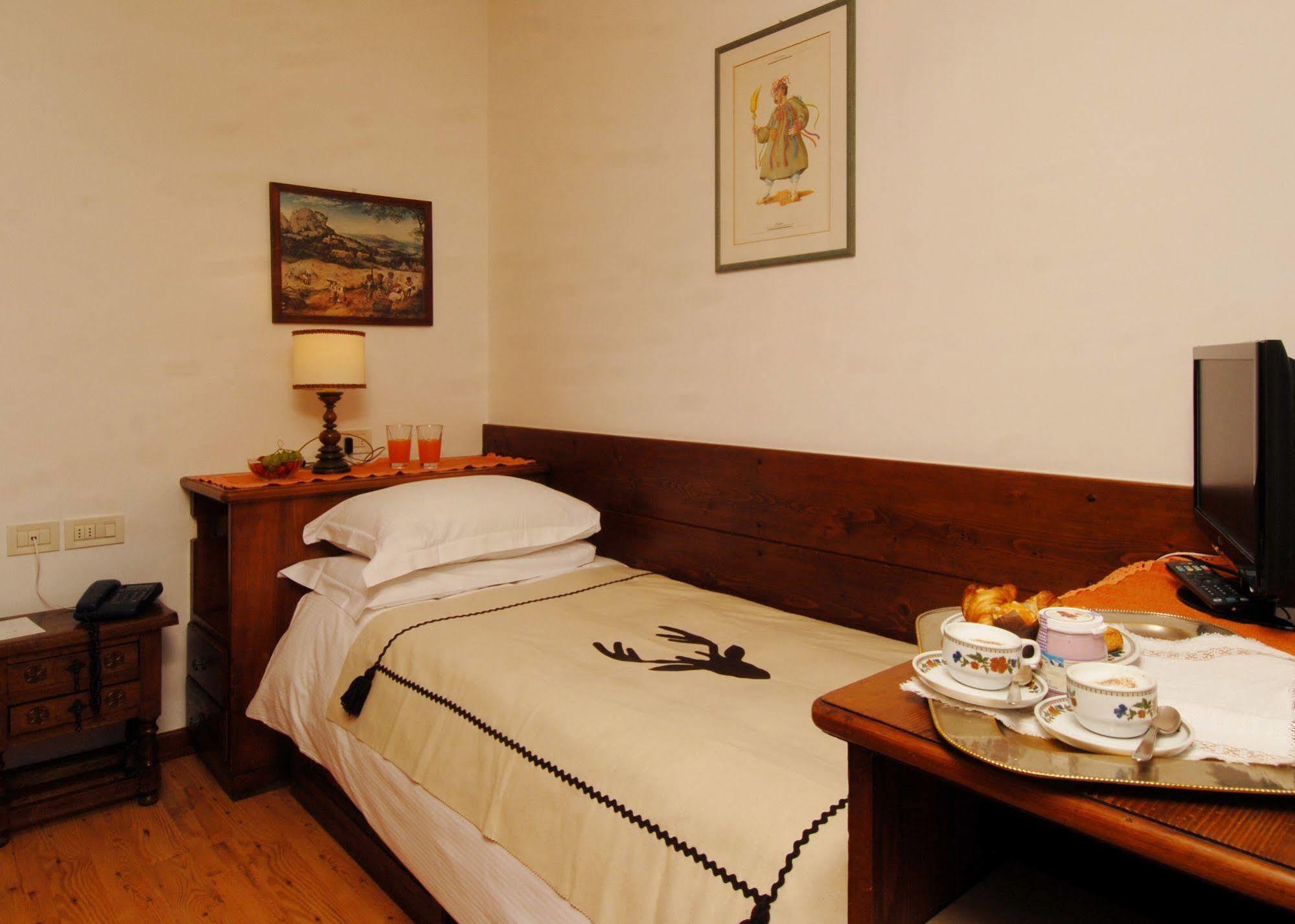 Hotel Panda Cortina- Ricarica Auto Elettriche Кортина д'Ампецо Екстериор снимка